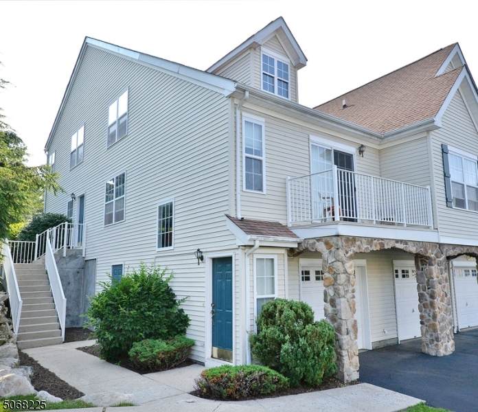 914 Wendover Ct - Photo 1