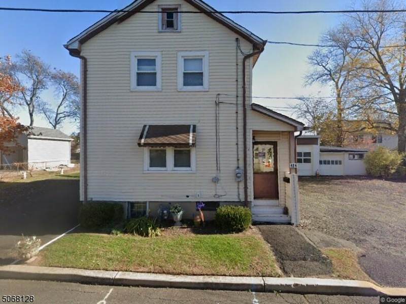 404 Raritan Ave - Photo 1