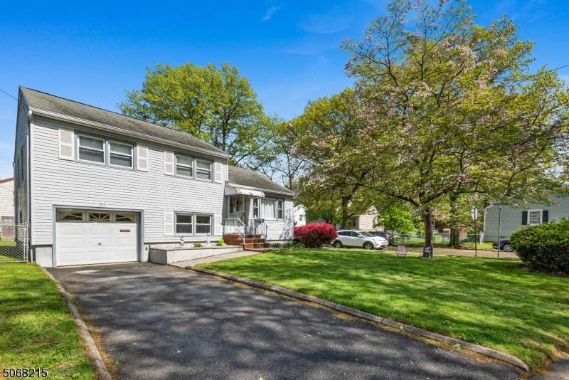 615 Linden Ave - Photo 1