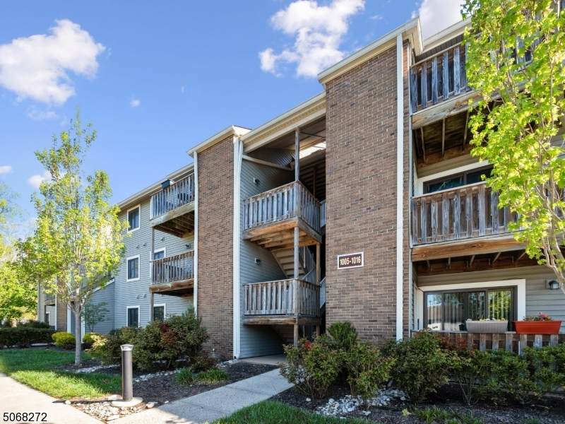 1010 Ravens Crest Dr - Photo 1