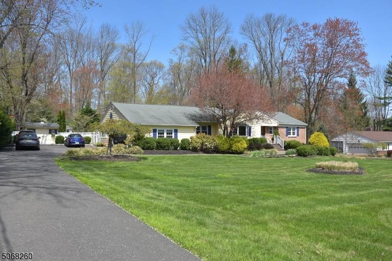 7 Katherine Dr - Photo 1