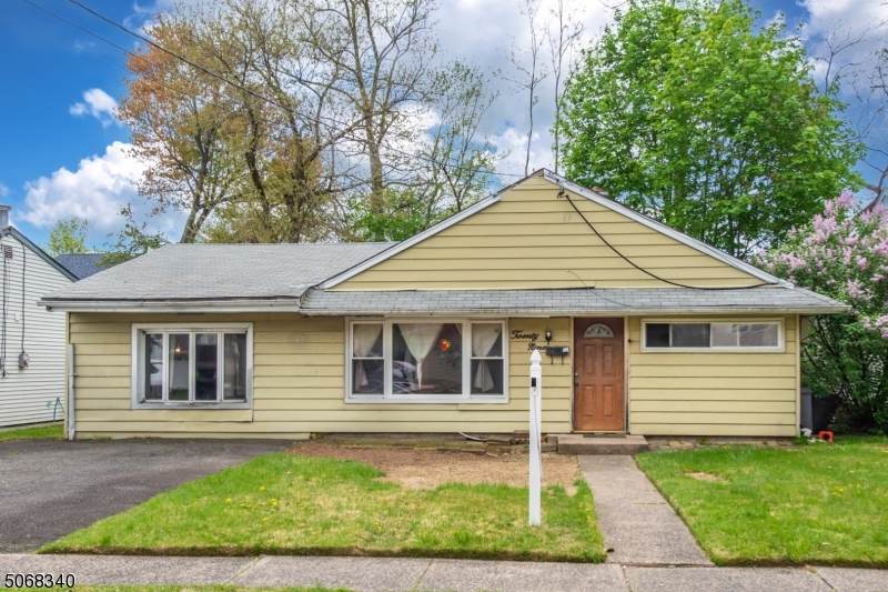 29 Howard Ave - Photo 1