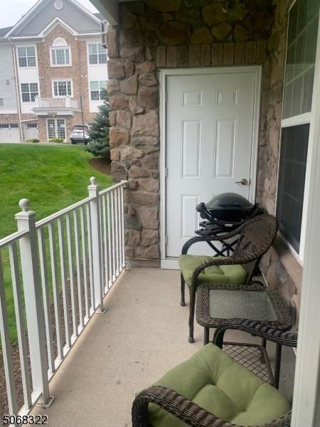 8 Pebble Rd - Photo 1