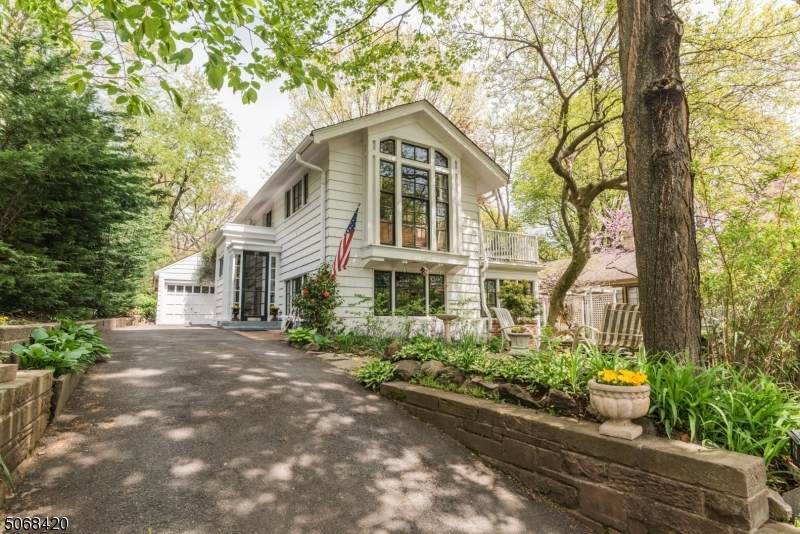 93 Baldwin St - Photo 1