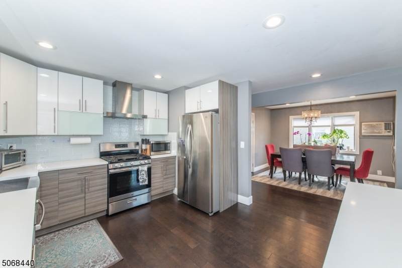 98 Scoles Ave - Photo 1