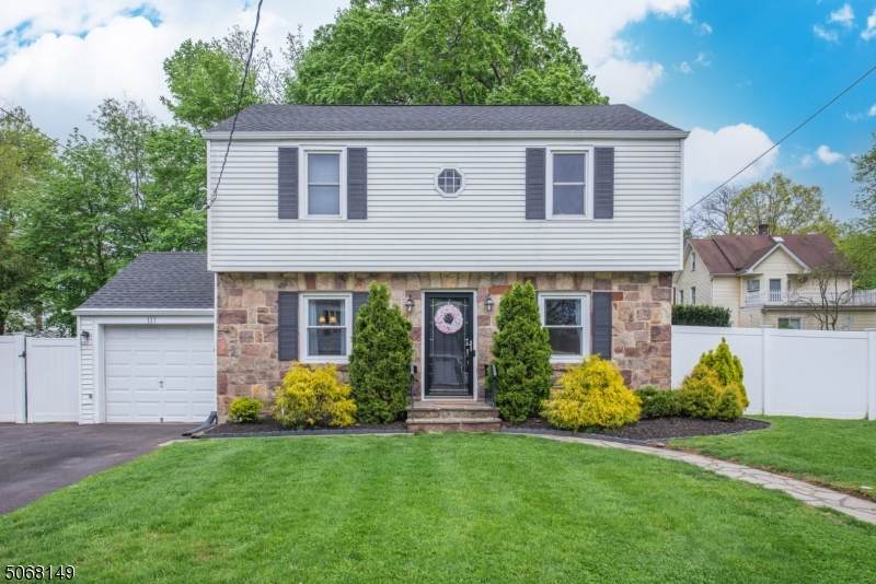 117 Lincoln Ave - Photo 1