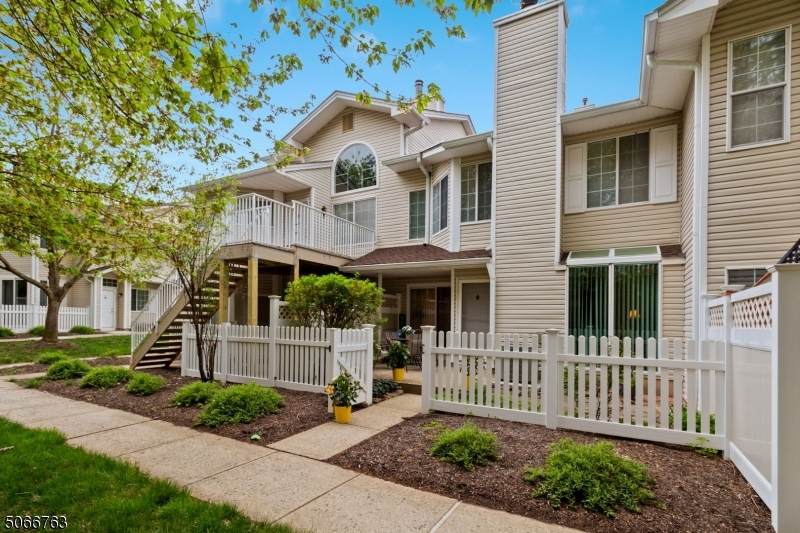 14 Academy Ct - Photo 1