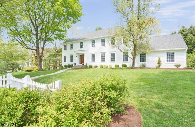 44 Devonshire Ln - Photo 1