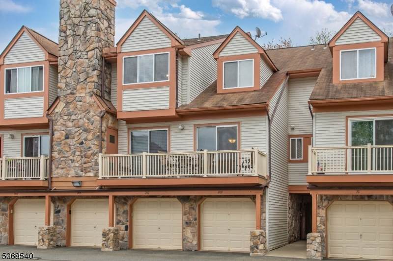 207 Woods Edge Drive - Photo 1