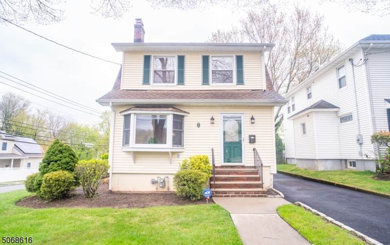 61 Grove Ave - Photo 1