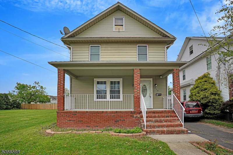 215 N 2nd Ave - Photo 1