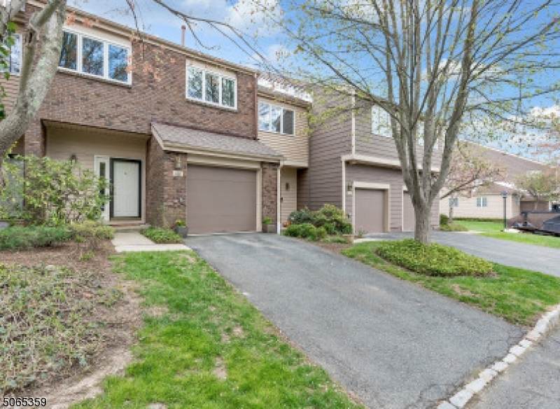 168 Leeds Ct - Photo 1