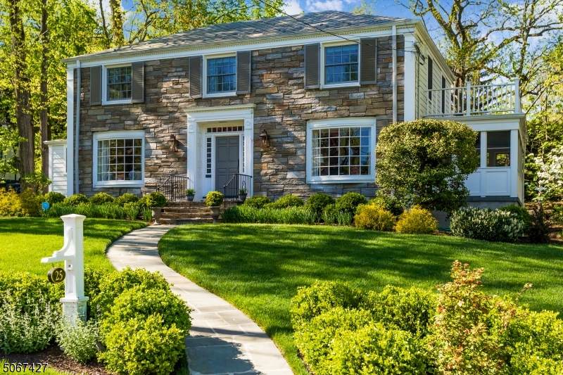 25 Barnsdale Rd - Photo 1