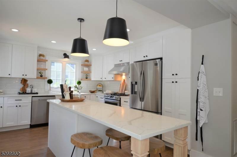 538 Plainfield Ave - Photo 1