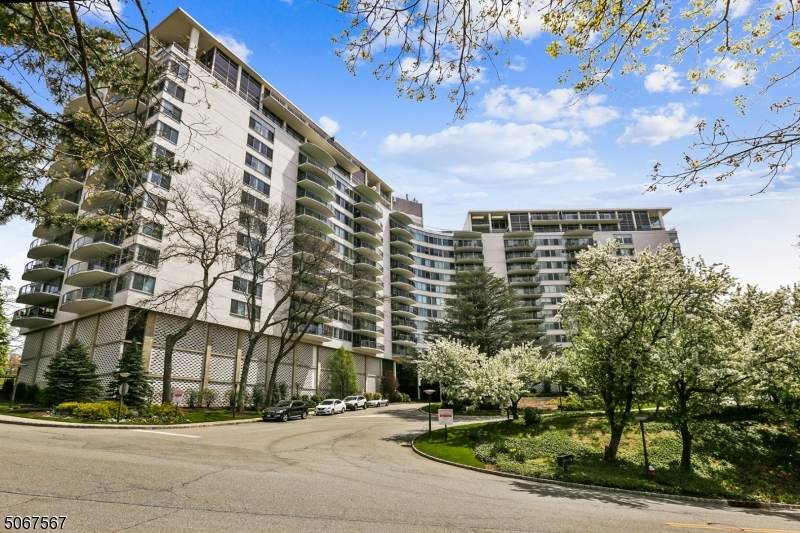 1 Claridge Dr 104 - Photo 1