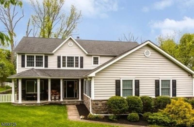 68 Pitcairn Dr - Photo 1