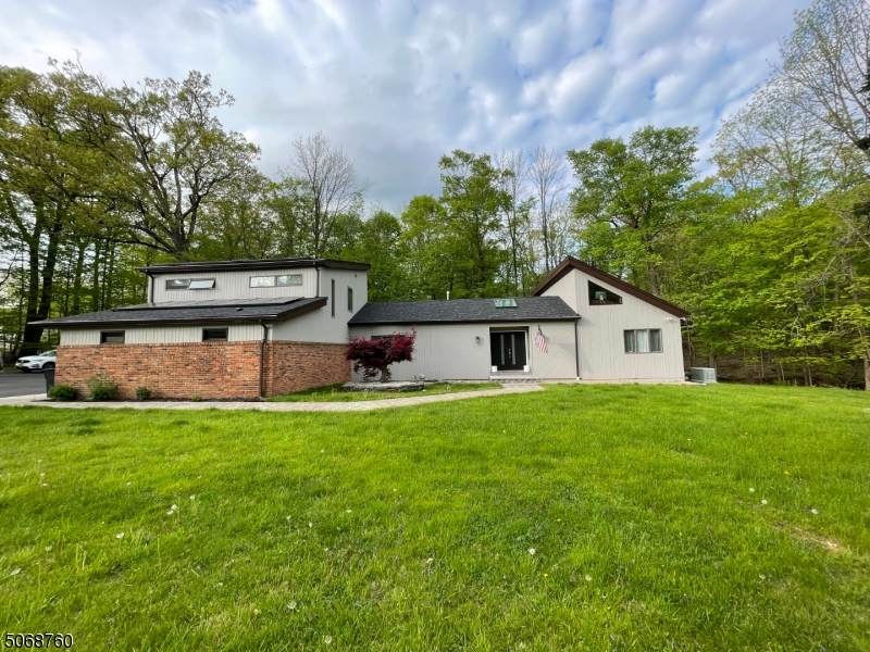1820 Plainfield Ave - Photo 1