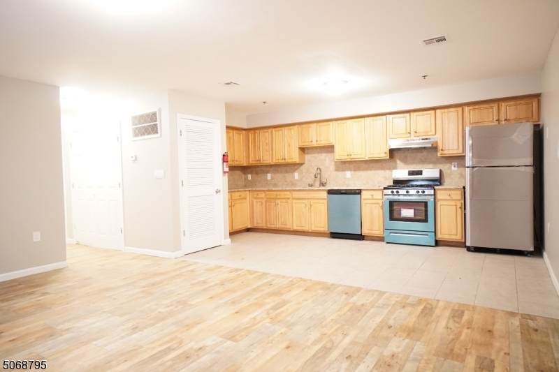25 Seabury St - Photo 1