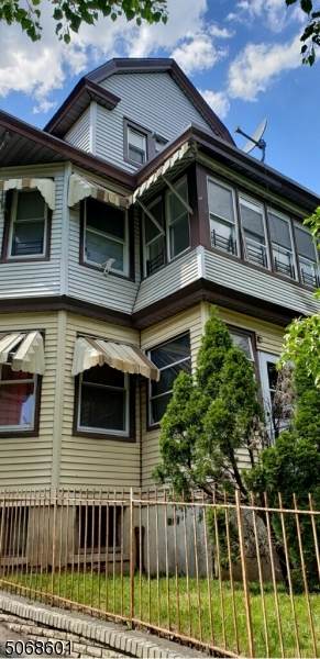 749 S 10th Street - Photo 1
