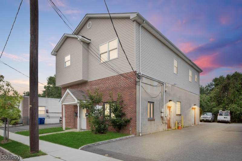 289 W Clay Ave - Photo 1