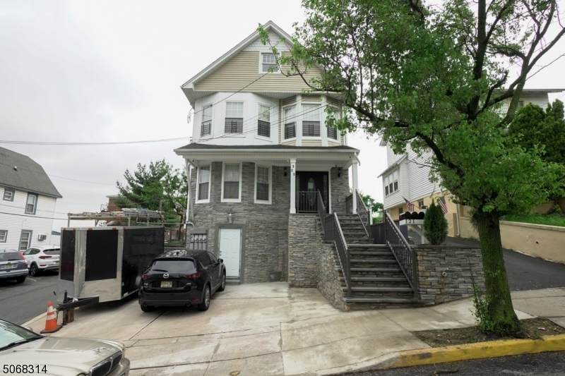 121 Rutgers St - Photo 1