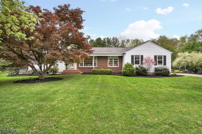 4 Fieldstone Way - Photo 1