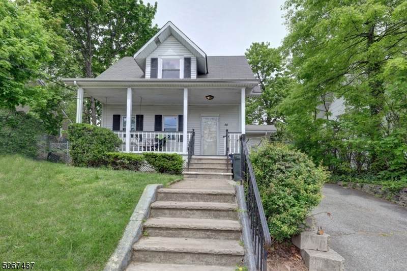 86 Westervelt Pl - Photo 1