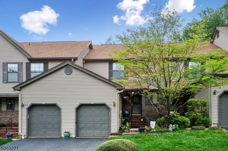 53 Manor Dr - Photo 1