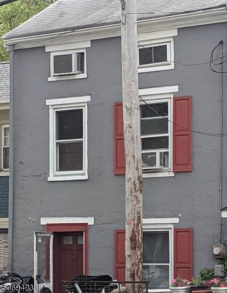 7 Brunswick Ave - Photo 1