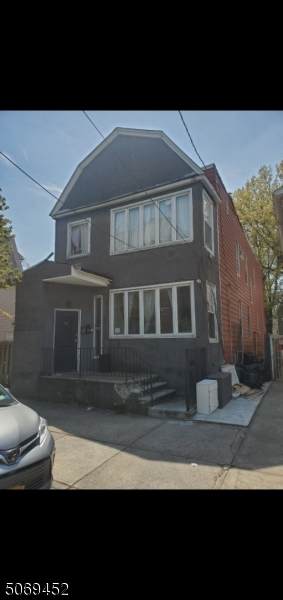 79 Stevens Ave - Photo 1