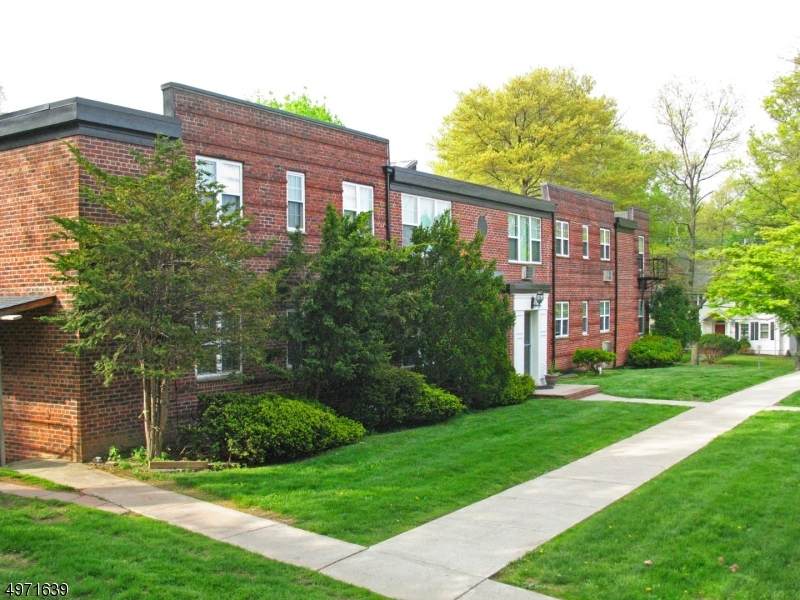 370 Claremont Ave., Apt. B6 - Photo 1