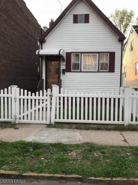 826 Jackson Ave - Photo 1