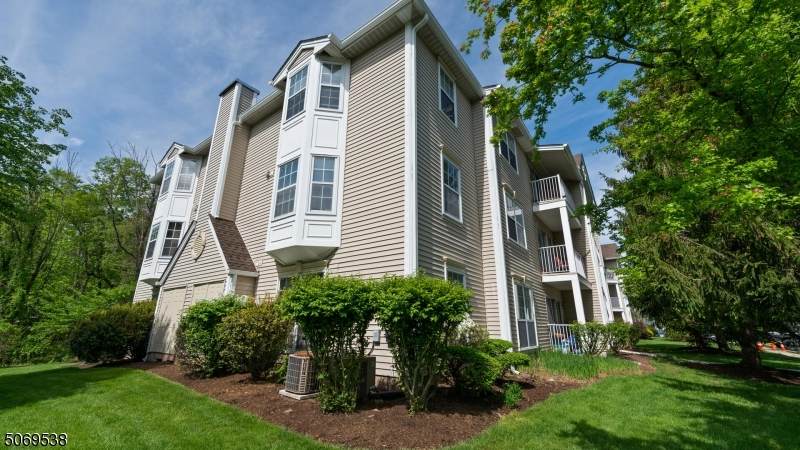 127 Rachel Ct - Photo 1