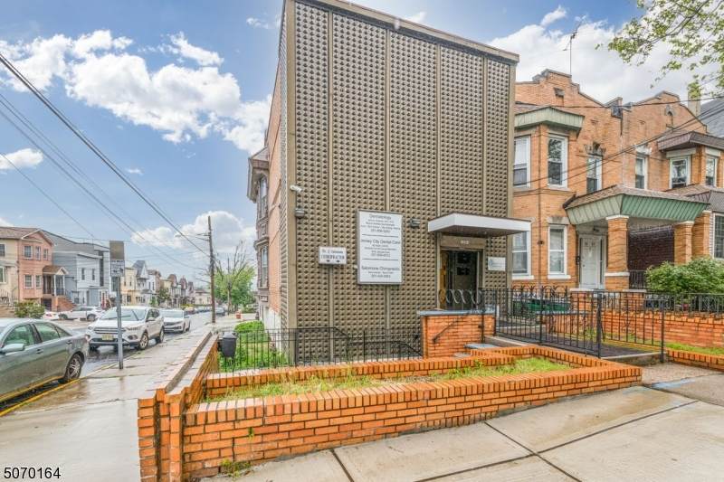 3285 Kennedy Blvd - Photo 1