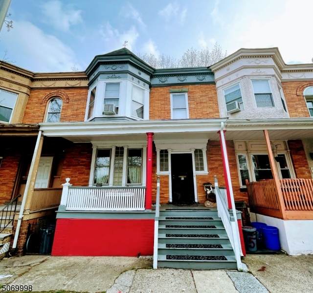 93 Eaton Pl - Photo 1