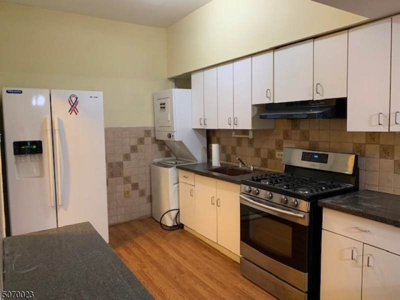 292 S Orange Ave - Photo 1