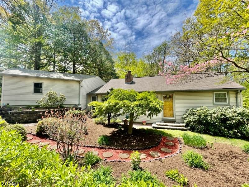 55 Maple Ave - Photo 1