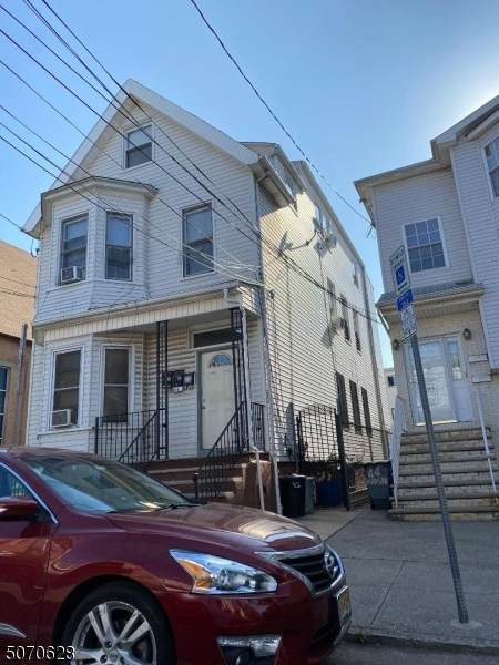 42 Hudson St - Photo 1
