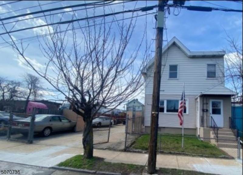 1237 W Side Ave - Photo 1