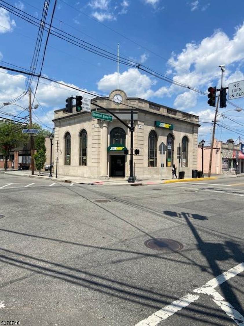 319 Lafayette Ave - Photo 1