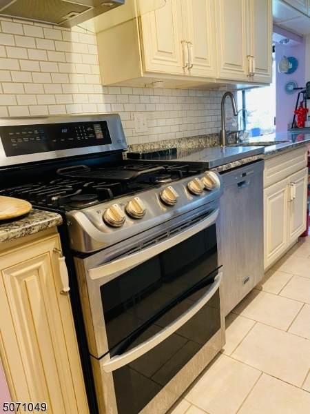 19 River Rd - Photo 1