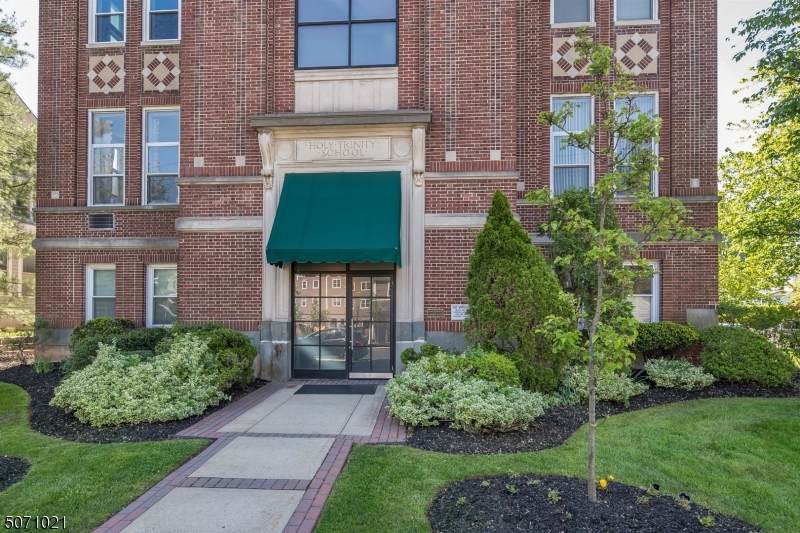515 Trinity Pl - Photo 1