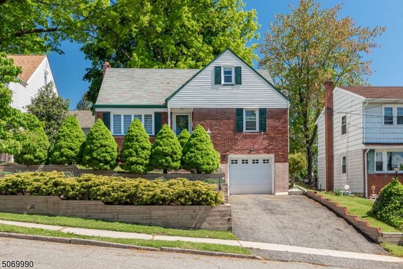 40 Newman Ave - Photo 1