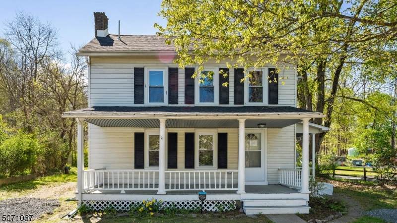 211 Main St - Photo 1