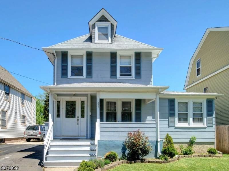 304 Grove St - Photo 1