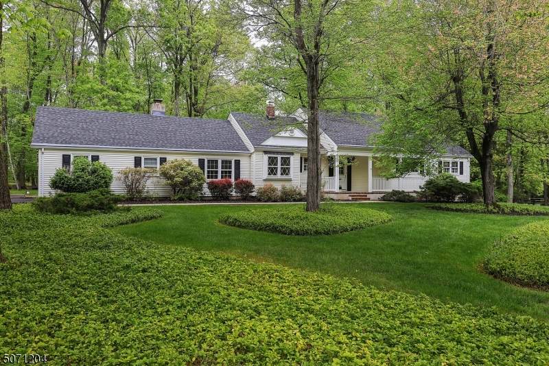 1155 Fairfield Rd - Photo 1