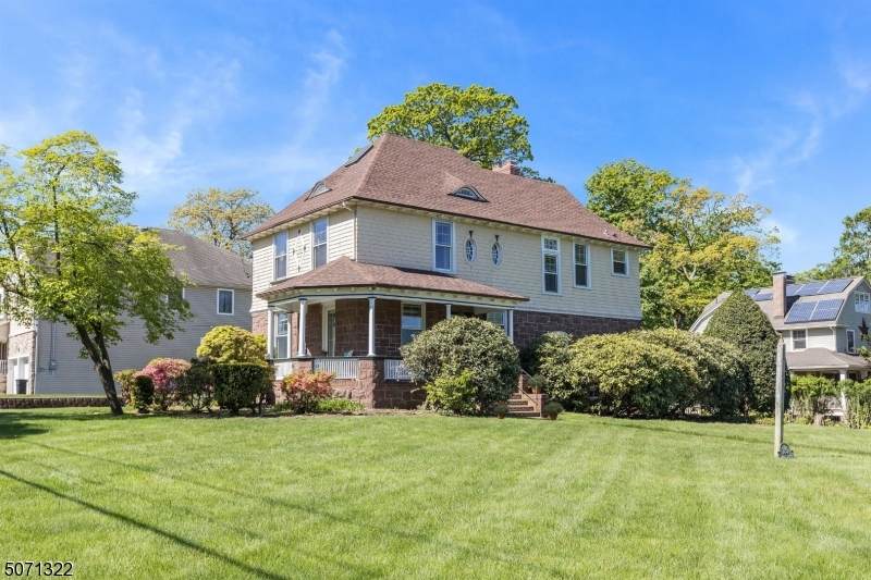 285 Nutley Ave - Photo 1