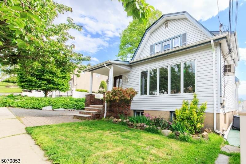 108 Strong St - Photo 1