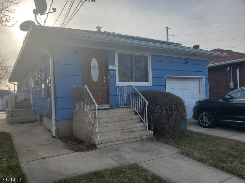 1220 Essex Ave - Photo 1