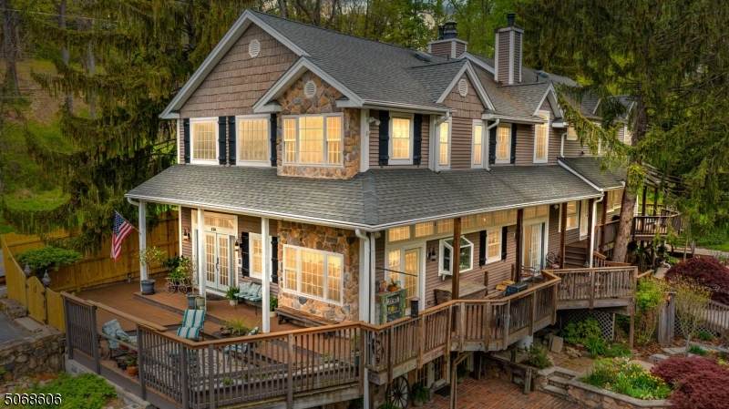 176 Cokesbury Rd - Photo 1